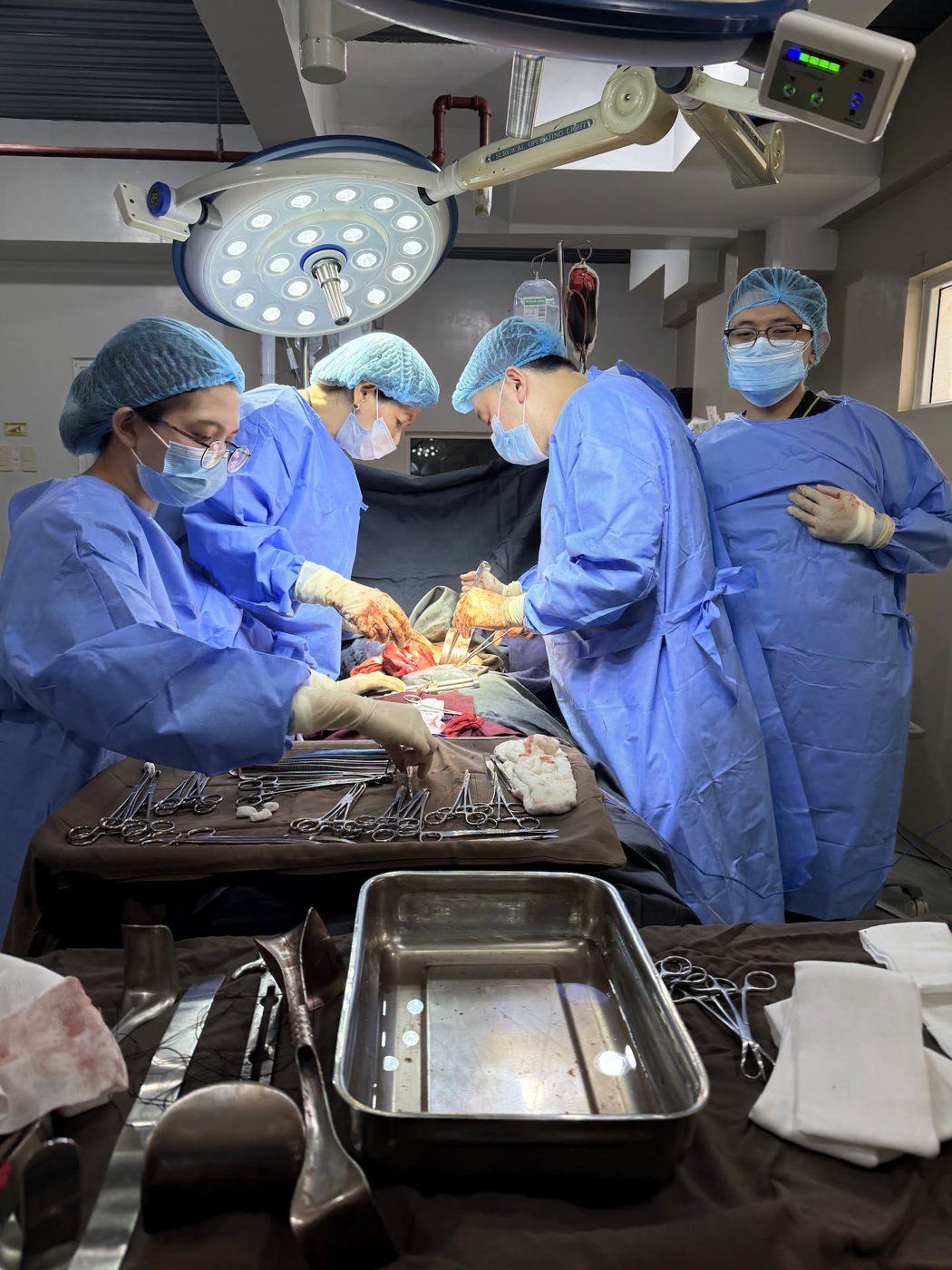 Holylife surgical team during an operation